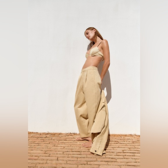 Zara Pants - NWT Zara High Waisted Carrot Trousers in Light Camel